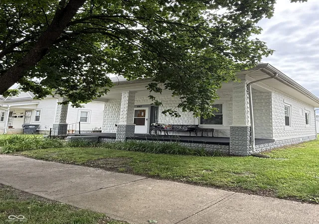 Homes for sale in Anderson, IN | 2120 George St, Anderson, IN 46016 | MLS# 22105411