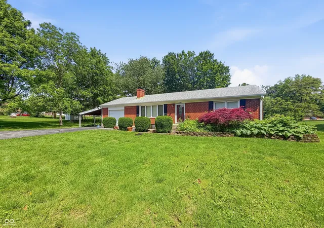 3rd image of 3140 Tulip Dr, Indianapolis, IN 46227 | MLS# 22105443