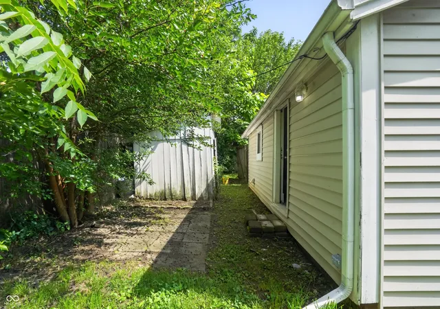 3rd image of 14 Wood St, Greenfield, IN 46140 | MLS# 22105446