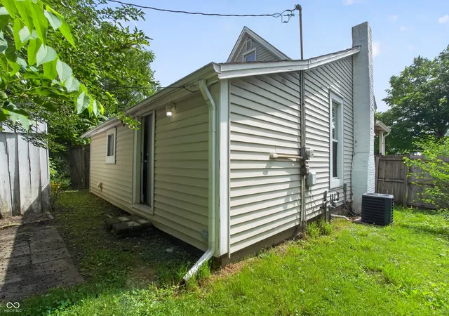 4th image of 14 Wood St, Greenfield, IN 46140 | MLS# 22105446