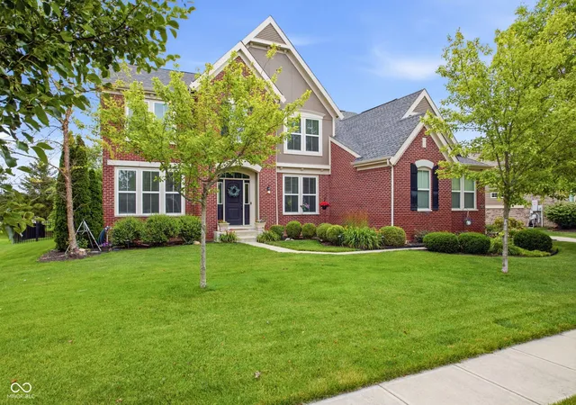 2nd image of 1188 Clearwell Dr, Greenwood, IN 46143 | MLS# 22105448