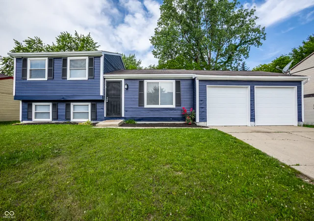 Single family home for sale at 612 Woodlark Dr, Indianapolis, IN 46229 | MLS# 22105449