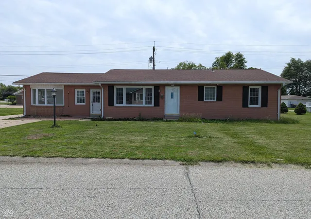Photo 1 of Single family home for sale at 107 W Freeman Ave, Seymour, IN 47274 | MLS# 22105486 | Listing updated on 2026-09-16