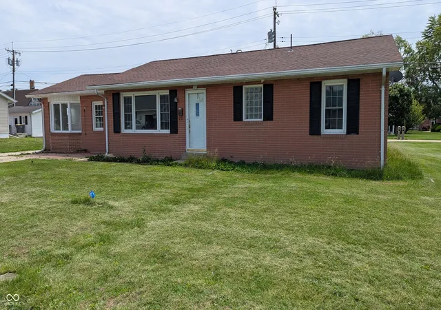 Photo 2 of Single family home for sale at 107 W Freeman Ave, Seymour, IN 47274 | MLS# 22105486 | Listing updated on 2026-09-16
