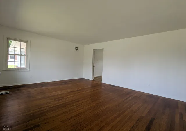 Photo 4 of Single family home for sale at 107 W Freeman Ave, Seymour, IN 47274 | MLS# 22105486 | Listing updated on 2026-09-16