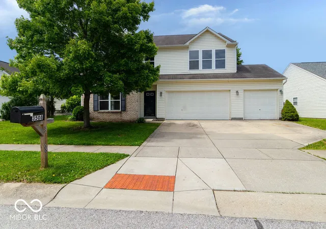 Photo 4 of Sale Pending at 3508 Limelight Ln, Whitestown, IN 46075 | MLS# 22105548 | Listing updated on 2026-09-23