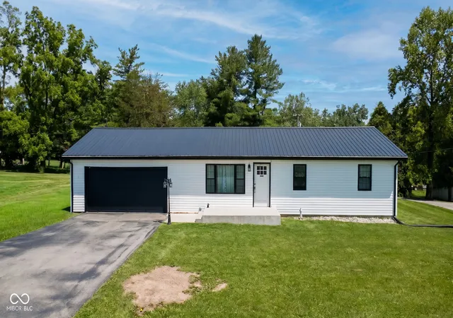Homes for sale in Richmond, IN | 1550 Nw L St, Richmond, IN 47374 | MLS# 22105568