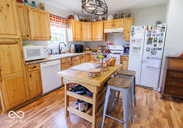 3rd image of 3708 Megan Ct, Spencer, IN 47460 | MLS# 22105586