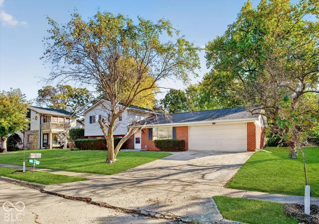 Photo 2 of Single family home for sale at 2733 Mercury Ct, Indianapolis, IN 46229 | MLS# 22105605 | Listing updated on 2026-10-25