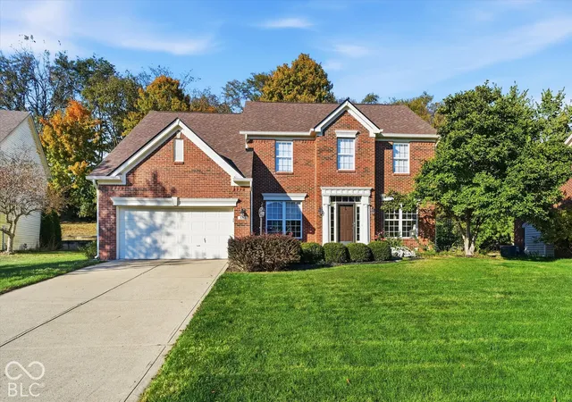 Single family home for sale at 5712 Pebblestone Ct, Carmel, IN 46033 | MLS# 22105613