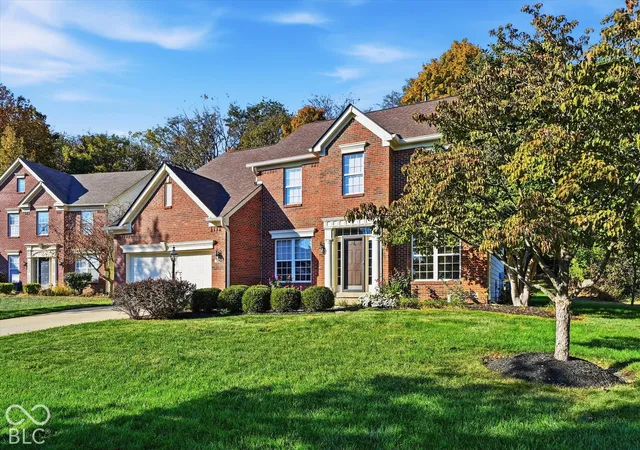 Photo 2 of Single family home for sale at 5712 Pebblestone Ct, Carmel, IN 46033 | MLS# 22105613 | Listing updated on 2026-10-27