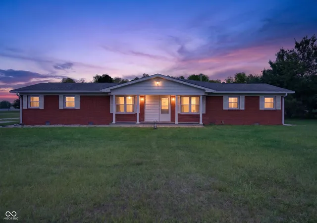 1st image of 4410 S 00 Ew, Kokomo, IN 46902 | MLS# 22105655