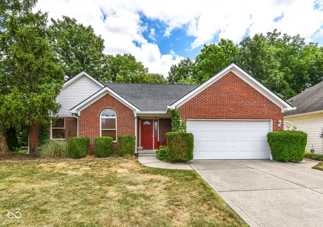 2nd image of 4257 W Summerhaven Dr, New Palestine, IN 46163 | MLS# 22105663