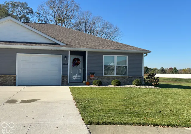 Single family home for sale at 1511 Coen Ct, Columbus, IN 47201 | MLS# 22105682