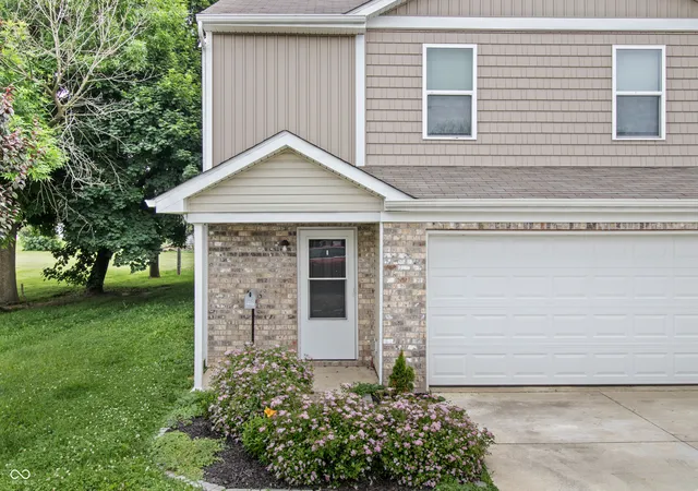 Photo 3 of Sale Pending at 2227 S F St, Elwood, IN 46036 | MLS# 22105702 | Listing updated on 2026-09-03