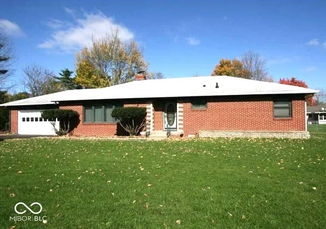 Photo 1 of Single family home for sale at 6634 N Oakview Dr, Indianapolis, IN 46278 | MLS# 22105730 | Listing updated on 2026-09-19