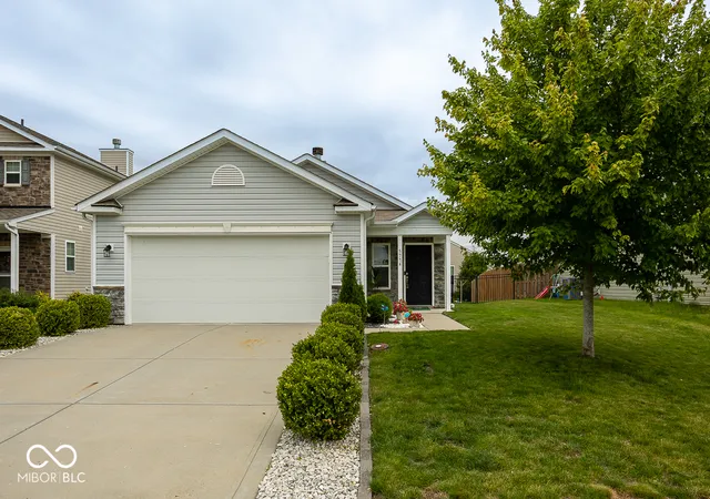 Homes for sale in Whitestown, IN | 5774 White Pine Rd, Whitestown, IN 46075 | MLS# 22105741