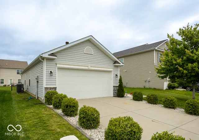 Homes for sale in Whitestown, IN | 5774 White Pine Rd, Whitestown, IN 46075 | MLS# 22105741
