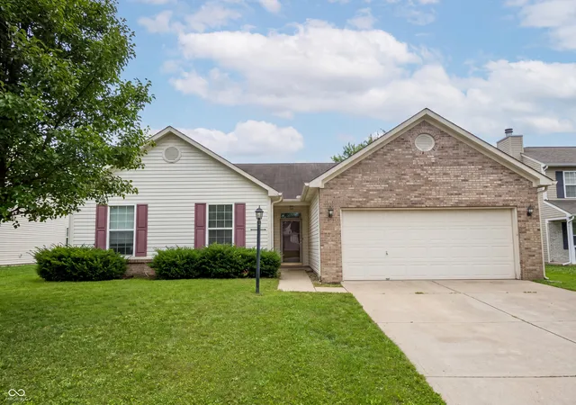 1st image of 11377 Shady Hollow Ln, Indianapolis, IN 46229 | MLS# 22105743