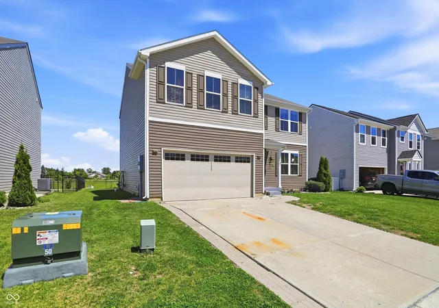 2nd image of 127 Dietz Dr, Greenwood, IN 46143 | MLS# 22105745
