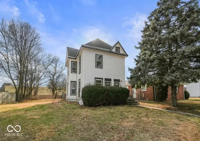1st image of 131 W 13th St, Anderson, IN 46016 | MLS# 22105747