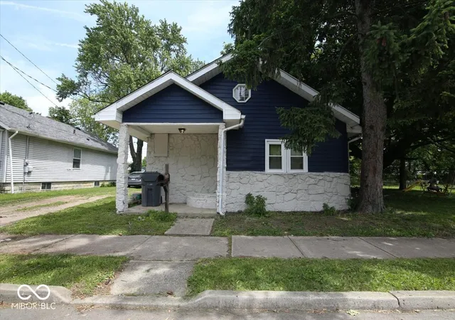 1st image of 1732 Noble St, Anderson, IN 46016 | MLS# 22105748
