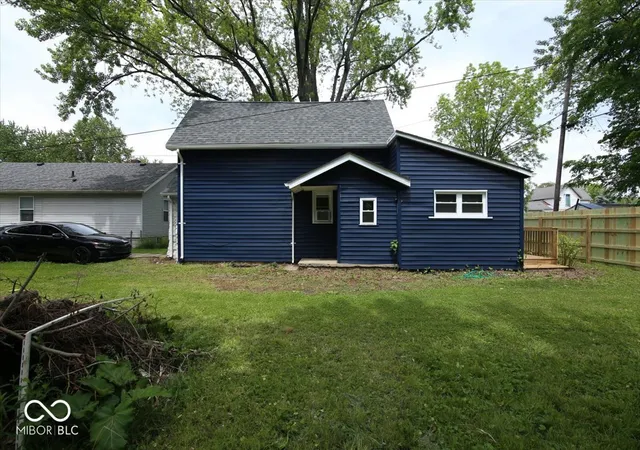 3rd image of 1732 Noble St, Anderson, IN 46016 | MLS# 22105748