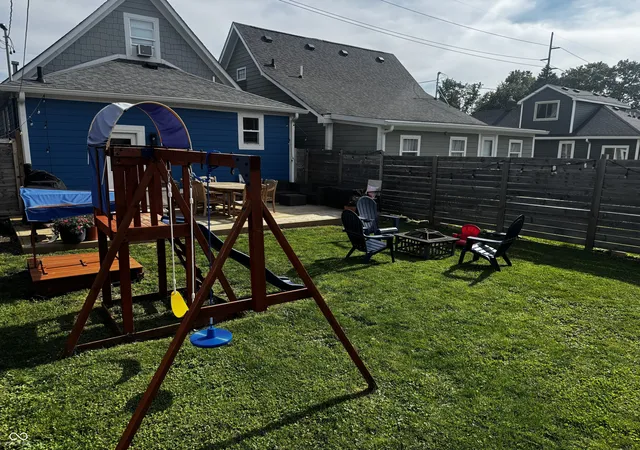 Photo 3 of Sale Pending at 1338 E Minnesota St, Indianapolis, IN 46203 | MLS# 22105751 | Listing updated on 2026-08-30