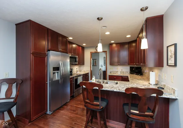Photo 3 of Sale Pending at 1185 Spencer Dr, Brownsburg, IN 46112 | MLS# 22105772 | Listing updated on 2026-09-29