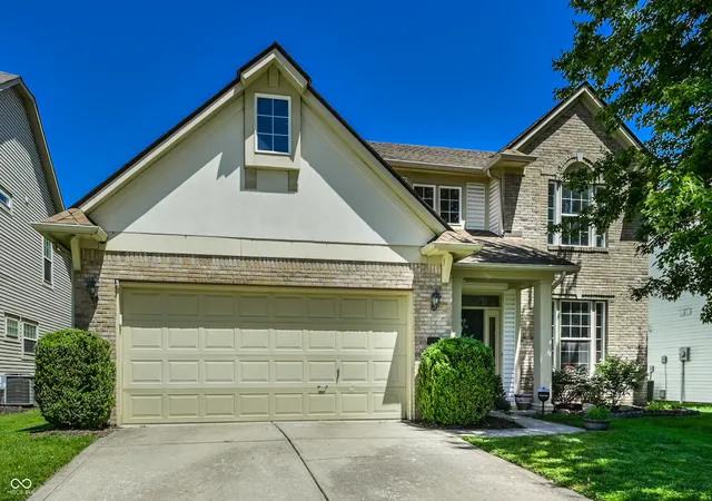 Photo 2 of Single family home for sale at 3586 Seminole Dr, Carmel, IN 46032 | MLS# 22105796 | Listing updated on 2026-09-22