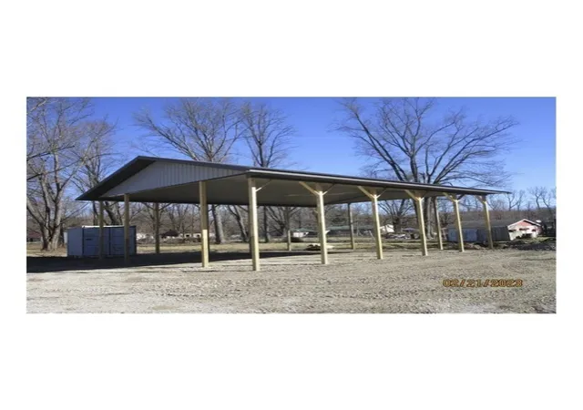 Homes for sale in North Vernon, IN | 1100 E Us Hwy 50 Hwy, North Vernon, IN 47265 | MLS# 22105823