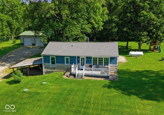 Homes for sale in Morgantown, IN | 4562 W Division Rd, Morgantown, IN 46160 | MLS# 22105835
