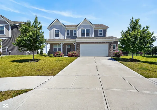 Photo 2 of Sale Pending at 10870 Sablecliff Way, Brownsburg, IN 46112 | MLS# 22105839 | Listing updated on 2026-07-03