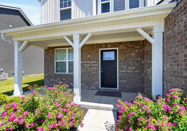 Photo 3 of Sale Pending at 10870 Sablecliff Way, Brownsburg, IN 46112 | MLS# 22105839 | Listing updated on 2026-07-03