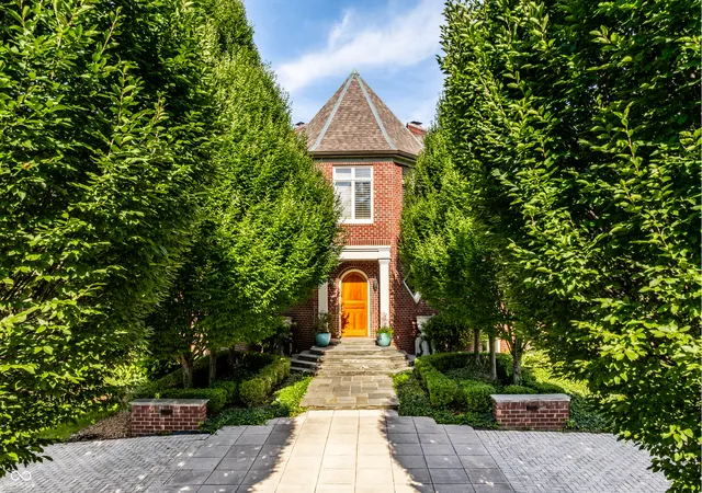 3rd image of 290 Breakwater Dr, Fishers, IN 46037 | MLS# 22105840