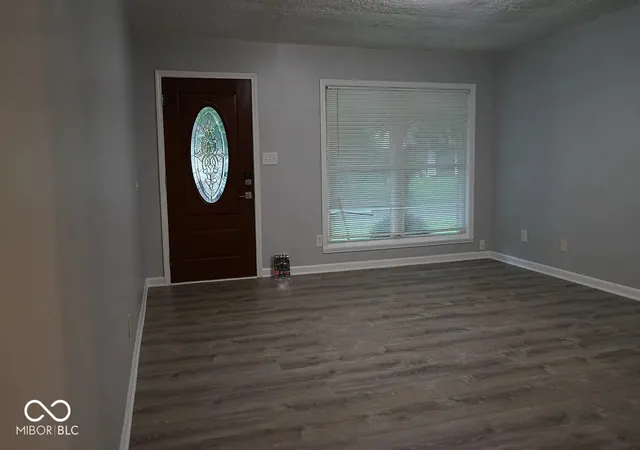 2nd image of 7522 Miracle Rd, Indianapolis, IN 46237 | MLS# 22105845