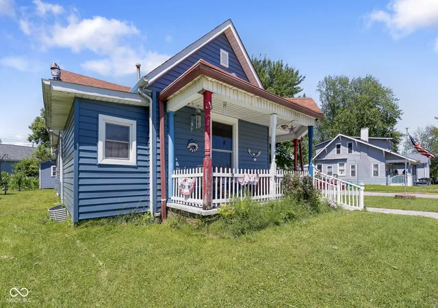 Homes for sale in Seymour, IN | 202 W Laurel St, Seymour, IN 47274 | MLS# 22105849