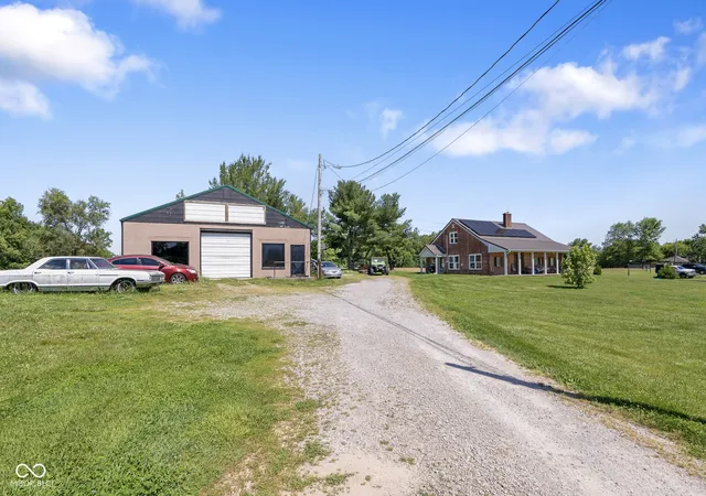 5th image of 1804 N Ewing St, Seymour, IN 47274 | MLS# 22105887