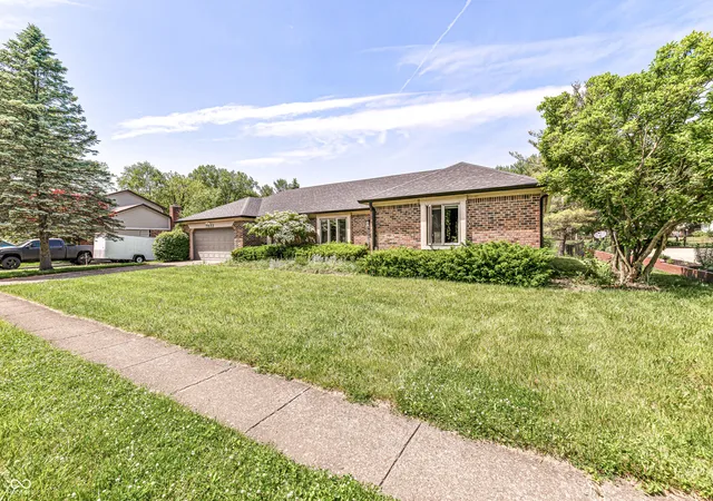 3rd image of 7522 E 80Th St, Indianapolis, IN 46256 | MLS# 22105897