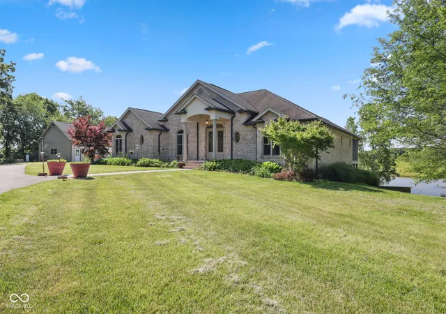 Homes for sale in Brownstown, IN | 5619 W County Road 200 N, Brownstown, IN 47220 | MLS# 22105902