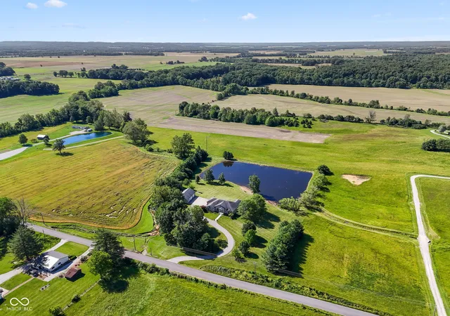 Homes for sale in Brownstown, IN | 5619 W County Road 200 N, Brownstown, IN 47220 | MLS# 22105902