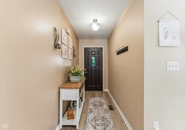 4th image of 6075 Prairie Stream Wy, Columbus, IN 47203 | MLS# 22105909