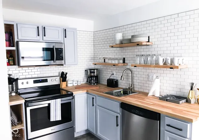 2nd image of 717 S Randolph St, Indianapolis, IN 46203 | MLS# 22105910