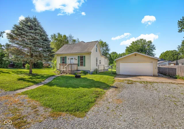 Homes for sale in Lapel, IN | 9781 W Walnut St, Lapel, IN 46051 | MLS# 22105912