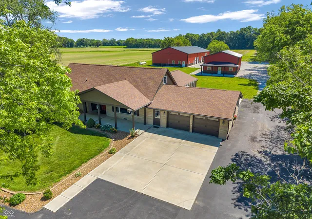 Homes for sale in Clayton, IN | 7661 S County Road 0, Clayton, IN 46118 | MLS# 22105987