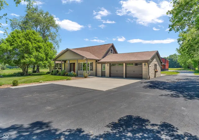Homes for sale in Clayton, IN | 7661 S County Road 0, Clayton, IN 46118 | MLS# 22105987