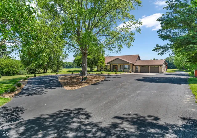 3rd image of 7661 S County Road 0, Clayton, IN 46118 | MLS# 22105987