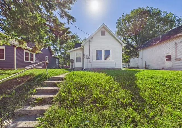 Homes for sale in Anderson, IN | 2636 Central Ave, Anderson, IN 46016 | MLS# 22106063