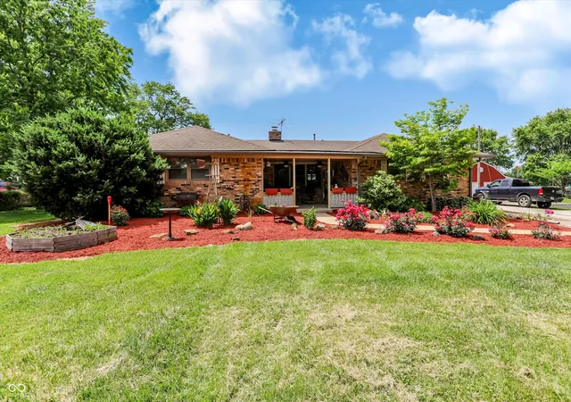 Homes for sale in Clayton, IN | 8044 S County Road 0, Clayton, IN 46118 | MLS# 22106072