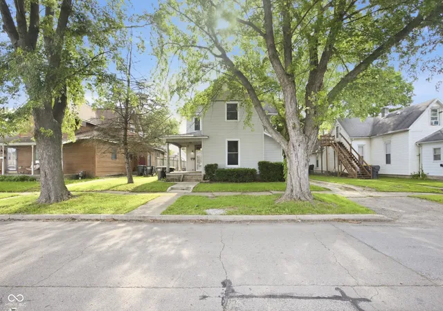 Photo 2 of Single family home for sale at 810 College, Anderson, IN 46012 | MLS# 22106077 | Listing updated on 2026-09-25